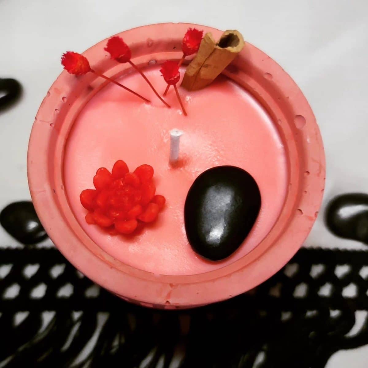 Bougie AromaZen Rouge, parfum fleur de cerisier