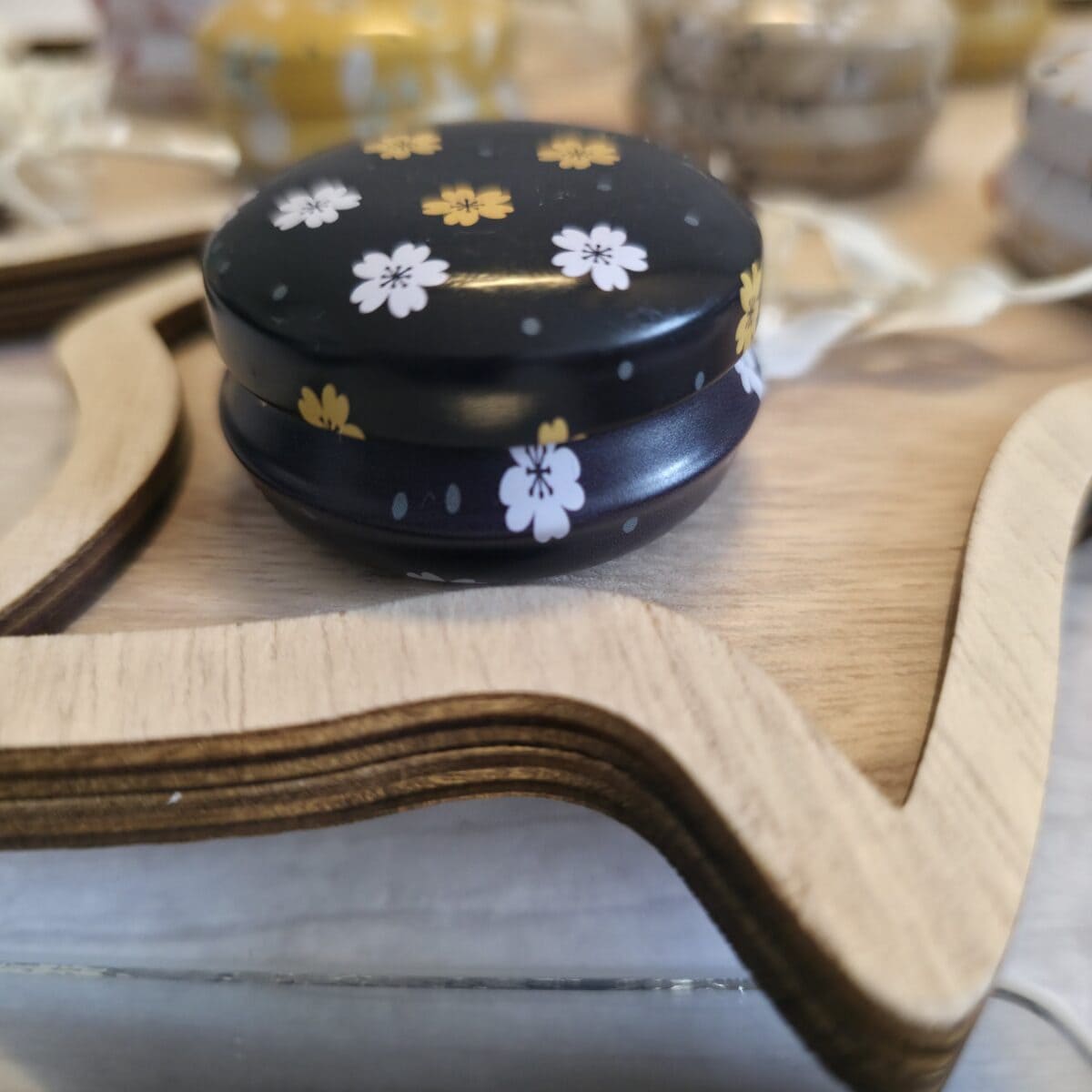 Douceur de Macaron : Soin des Lèvres au Naturel Parfum Fleurs de Cerisier - Bougie artisanale Soins des Lèvres & Baumes faite main en Sud-Gironde (2)