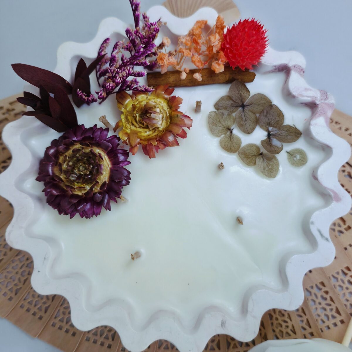 Bougie Jardin printanier – Contenant en Plâtre Marbré Artisanal - Bougie artisanale Bougies Fleuries faite main en Sud-Gironde
