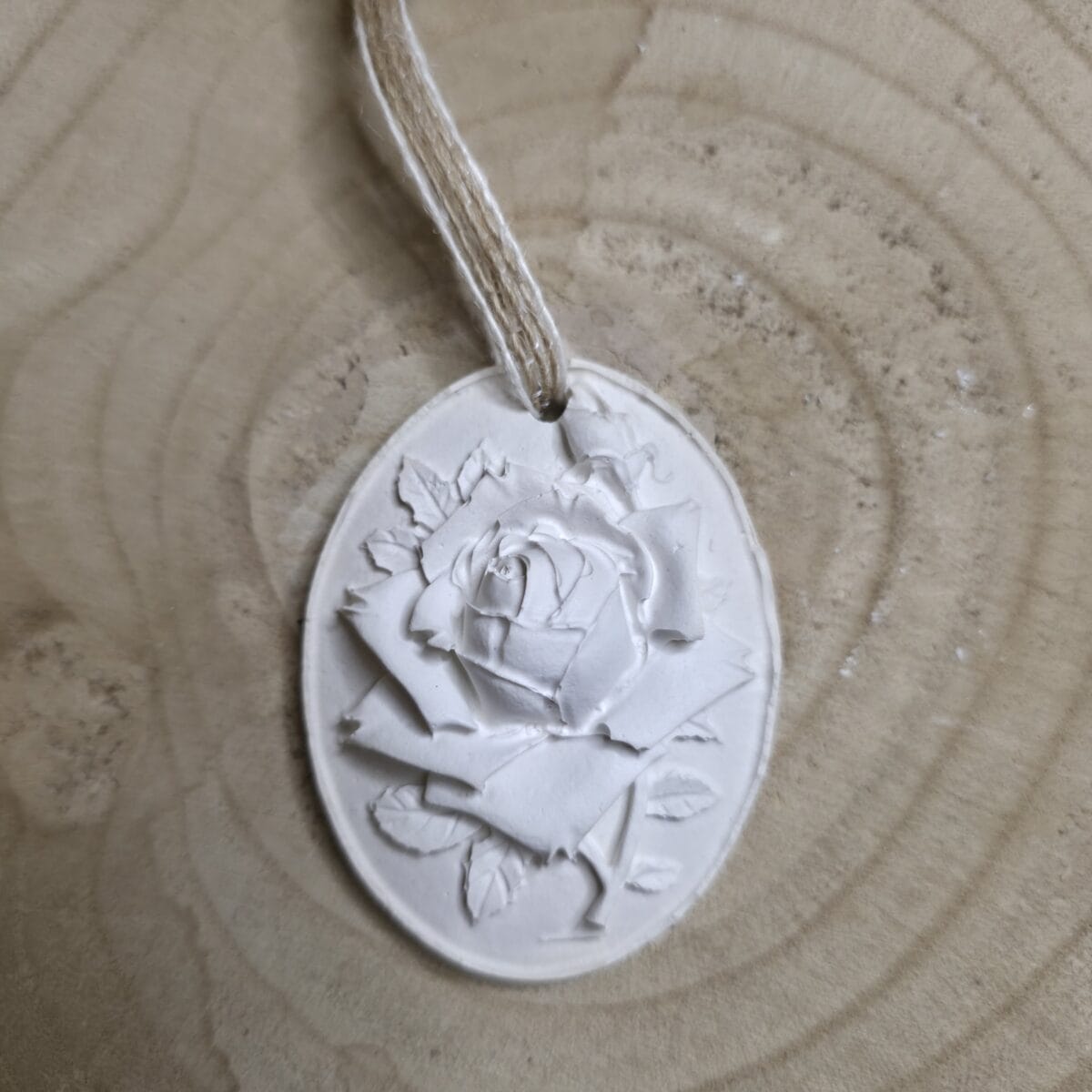 Médaillon Parfumé en Plâtre « Rose Éternelle » – Vanille Orchidée - Bougie artisanale Parfum d'intérieur faite main en Sud-Gironde