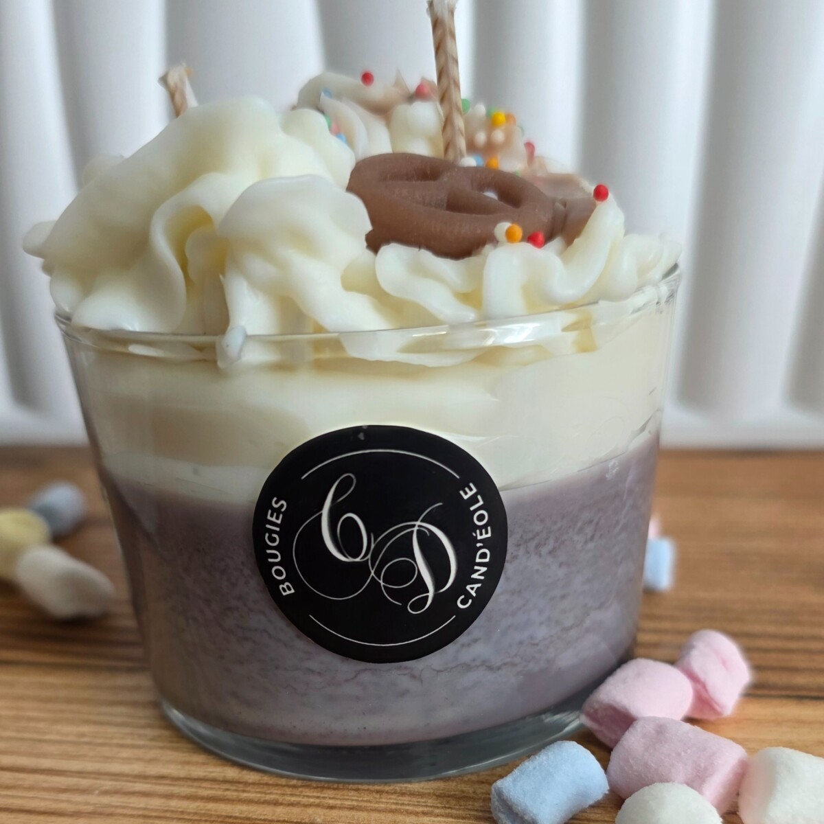 Bougie Cookie Gourmand, dessert chantilly et bretzel