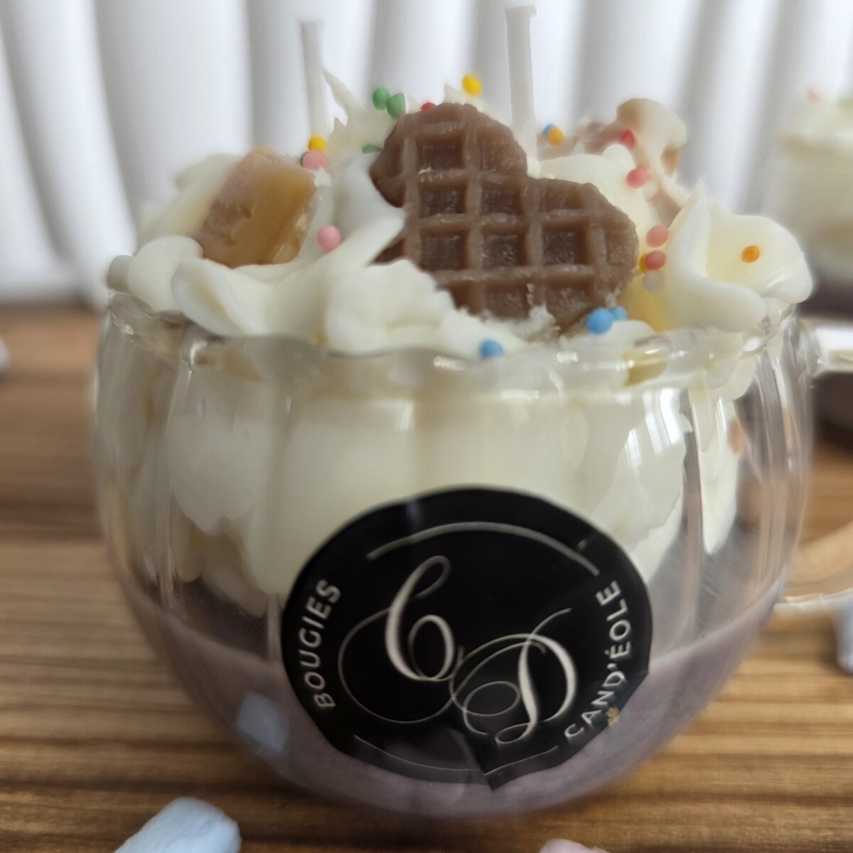 Bougie Mignardise Cookie, tasse chantilly et caramel