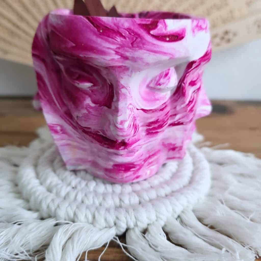 Ce modèle unique, « Visage Contemporain »